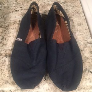 Men’s Navy Toms